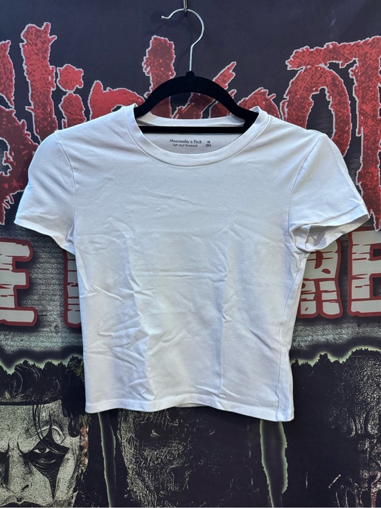 Abercrombie & Fitch Tops - Abercrombie & Fitch White Crewneck Women's Tee